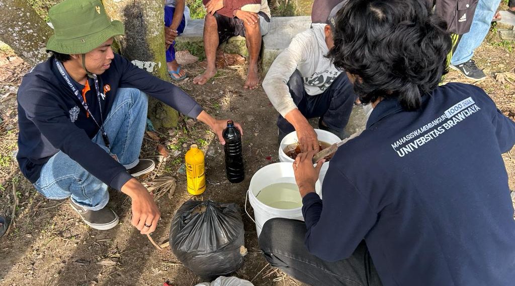 Atasi Kelangkaan Pupuk, Gapoktan Gaprang dan Mahasiswa MMD UB Inisiasi Pembuatan Pupuk Organik